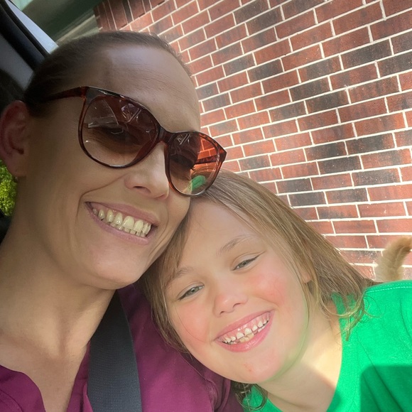 Meet your Posher, Sarah - Picture 3 of 9